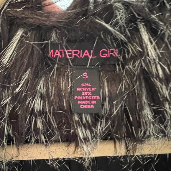 Fury vest Material Girl - Picture 3 of 3
